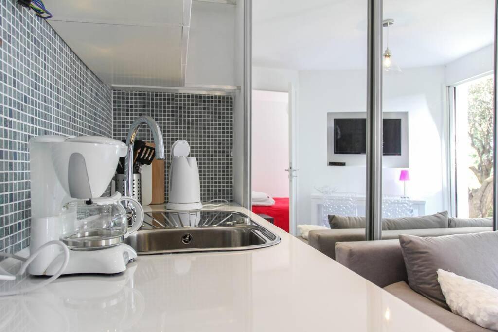 Appartement Lumineux Avec Terrasse Jardin Et Acces Piscine Villefranche-sur-Mer Dış mekan fotoğraf